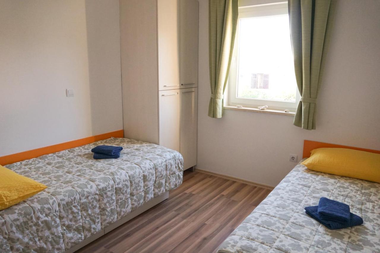 Apartment Punat Buitenkant foto